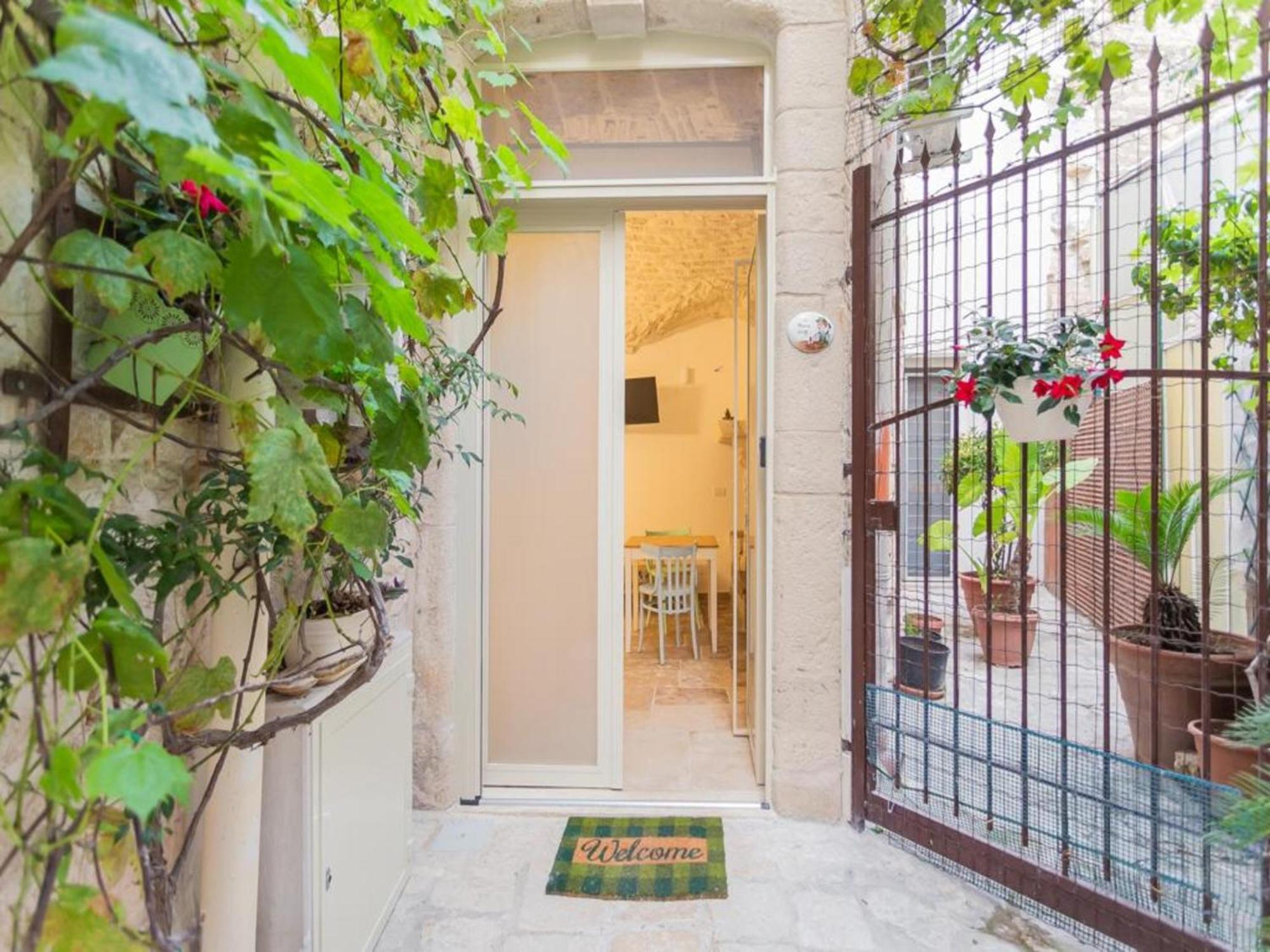Suite Da Nonno Luigi 100 Metri Dal Mare Giovinazzo Exterior photo